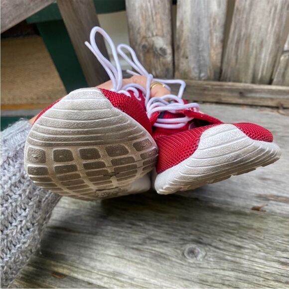 Nike Roshe Run GS - Gym Red - White size Y5 women’s 6.5 - Picture 7 of 9